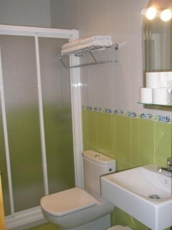 Hostal Malia Conil De La Frontera Extérieur photo