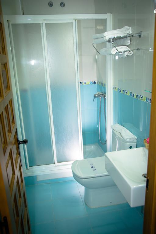 Hostal Malia Conil De La Frontera Extérieur photo